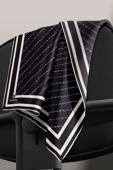 %100 Twill İpek El Yazısı Vissona Desenli Siyah - Krem Renkli Daha Tok Exclusive Serisi 90x90 Eşarp Kenar Dikiş Şekli : El Dikişi - Resim 5