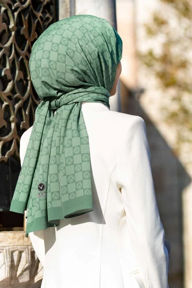 LÜKS MEDİNE İPEĞİ MONOGRAM DESENLİ KÜF YEŞİLİ RENKLİ 75X195 KIRIŞMAZ ŞAL MOSS KREP DİKİŞ TİPİ İTALYAN DİKİŞLİ ürün görseli