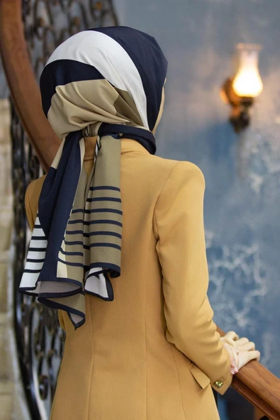 LÜKS MEDİNE İPEĞİ GEOMETRİK DESENLİ BEJ RENKLİ 75X195 KIRIŞMAZ ŞAL MOSS KREP DİKİŞ TİPİ İTALYAN DİKİŞLİ ürün görseli