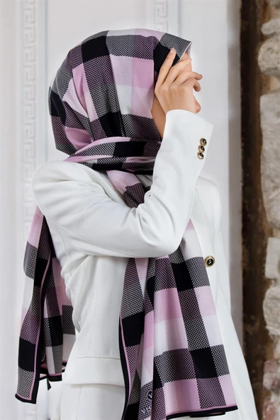 LÜKS MEDİNE İPEĞİ KARE DESENLİ PUDRA - SİYAH RENKLİ 75X195 KIRIŞMAZ ŞAL MOSS KREP DİKİŞ TİPİ İTALYAN DİKİŞLİ ürün görseli