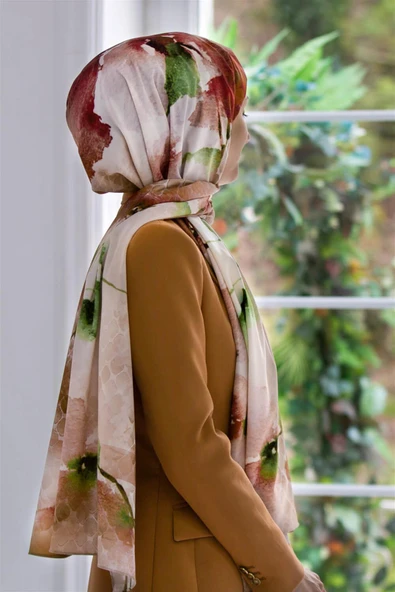 LÜKS MEDİNE SULU BOYA ÇİÇEK DESENLİ BORDO RENKLİ 75X195 KIRIŞMAZ ŞAL MOSS KREP DİKİŞ TİPİ İTALYAN DİKİŞLİ ürün görseli