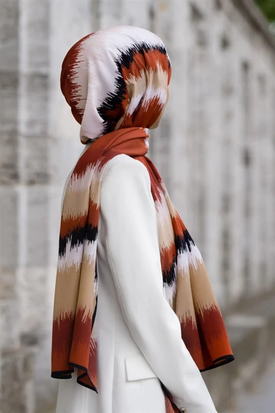 LÜKS MEDİNE İPEĞİ FREKANS  DESENLİ TABA RENKLİ 75X195 KIRIŞMAZ ŞAL MOSS KREP DİKİŞ TİPİ İTALYAN DİKİŞLİ ürün görseli