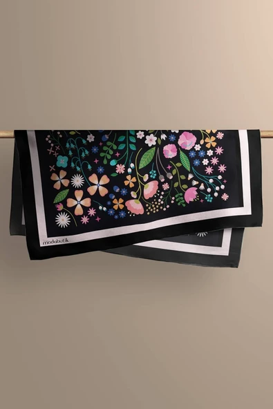 Kadın Siyah Pembe Çiçek Desenli 50x50 Bandana HYL DG01696-22 - Resim 4