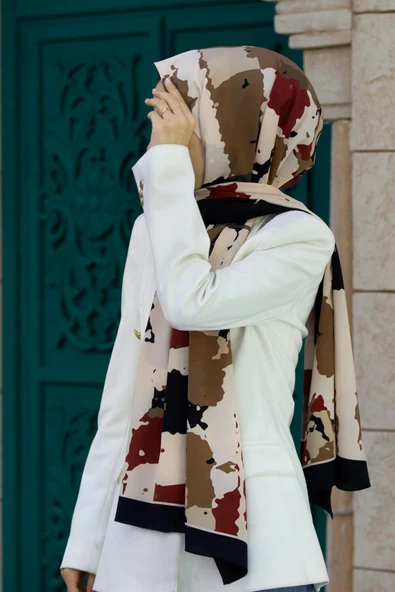 LÜKS MEDİNE İPEĞİ BOYA EFEKTİ DESENLİ SİYAH RENKLİ 75X195 KIRIŞMAZ ŞAL MOSS KREP DİKİŞ TİPİ İTALYAN DİKİŞLİ ürün görseli