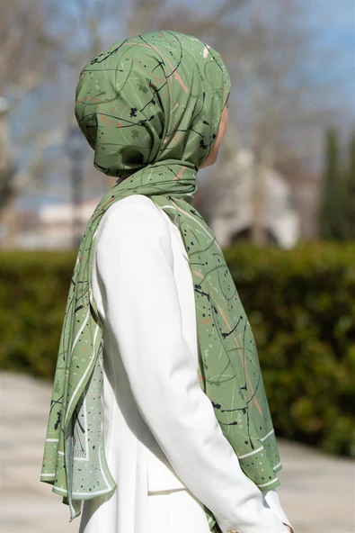 LÜKS MEDİNE İPEĞİ BOYA DAMLASI DESENLi HAKİ RENKLİ 75X195 KIRIŞMAZ ŞAL MOSS KREP DİKİŞ TİPİ İTALYAN DİKİŞLİ ürün görseli