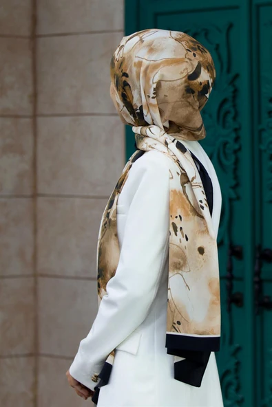 LÜKS MEDİNE İPEĞİ SULU BOYA YAPRAK DESENLİ BEJ RENKLİ 75X195 KIRIŞMAZ ŞAL MOSS KREP DİKİŞ TİPİ İTALYAN DİKİŞLİ ürün görseli