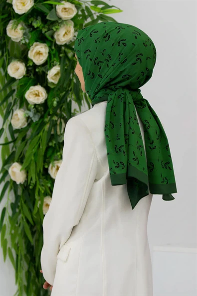 LÜKS MEDİNE YAPRAK DESENLİ ZÜMRÜT YEŞİLİ RENKLİ 75X195 KIRIŞMAZ ŞAL MOSS KREP DİKİŞ TİPİ İTALYAN DİKİŞLİ ürün görseli