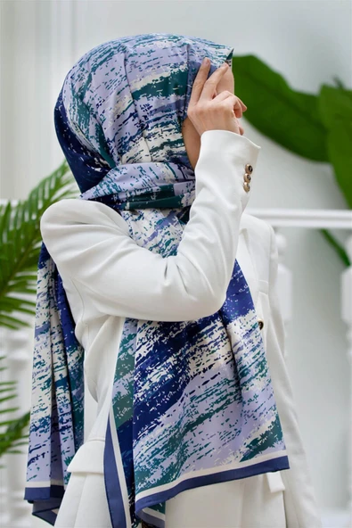 LÜKS MEDİNE İPEĞİ FIRÇA DESENLİ İNDİGO RENKLİ 75X195 KIRIŞMAZ ŞAL MOSS KREP DİKİŞ TİPİ İTALYAN DİKİŞLİ ürün görseli