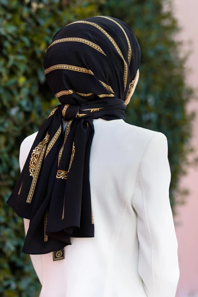 LÜKS MEDİNE İPEĞİ ZİNCİR DESENLİ SİYAH RENKLİ 75X195 KIRIŞMAZ ŞAL MOSS KREP DİKİŞ TİPİ İTALYAN DİKİŞLİ ürün görseli