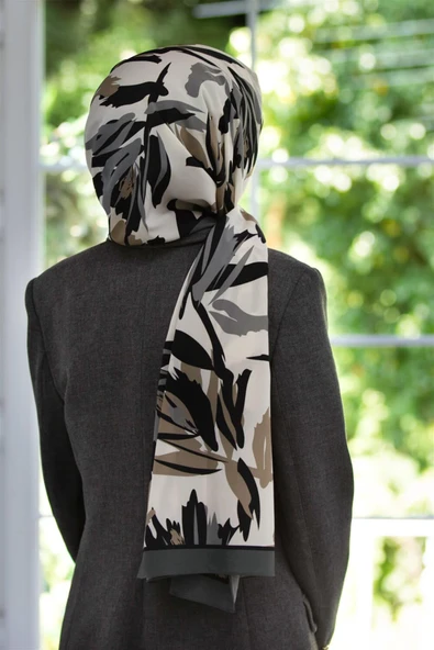 LÜKS MEDİNE İPEĞİ YAPRAK DESENLİ GRİ RENKLİ 75X195 KIRIŞMAZ ŞAL MOSS KREP DİKİŞ TİPİ İTALYAN DİKİŞLİ ürün görseli 1