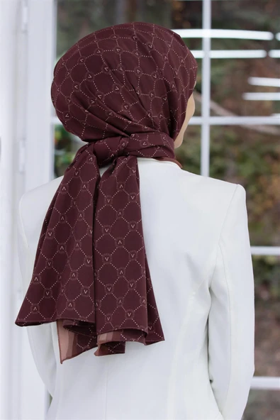 LÜKS MEDİNE İPEĞİ MONOGRAM DESENLİ BAKIR RENKLİ 75X195 KIRIŞMAZ ŞAL MOSS KREP DİKİŞ TİPİ İTALYAN DİKİŞLİ ürün görseli