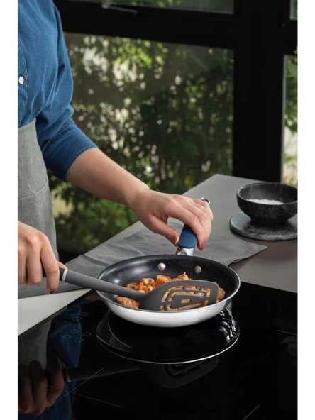 TRAMONTINA ROMAGNA BLUE 25 CM SERAMİK YÜZEYLİ KIZARTMA TAVASI ürün görseli 1