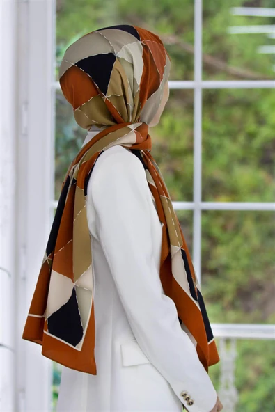 LÜKS MEDİNE ÜÇGEN YAMA DESENLİ TABA RENKLİ 75X195 KIRIŞMAZ ŞAL MOSS KREP DİKİŞ TİPİ İTALYAN DİKİŞLİ ürün görseli 1