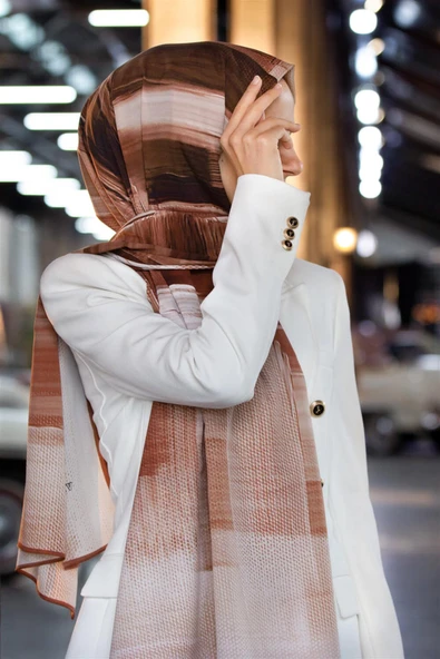 LÜKS MEDİNE İPEĞİ FIRÇA DESENLİ TABA RENKLİ 75X195 KIRIŞMAZ ŞAL MOSS KREP DİKİŞ TİPİ İTALYAN DİKİŞLİ ürün görseli