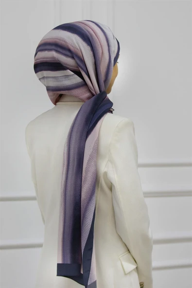 LÜKS MEDİNE İPEĞİ SULU BOYA ÇİZGİLİ DESENLİ PUDRA RENKLİ 75X195 KIRIŞMAZ ŞAL MOSS KREP DİKİŞ TİPİ İTALYAN DİKİŞLİ ürün görseli