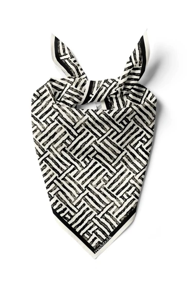 F40 Modabutik Siyah Beyaz Desenli Bandana ürün görseli