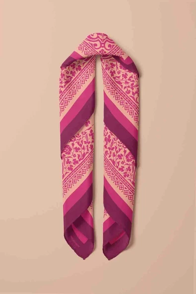 E110 Kadın Vintage Desenli Bandana 50x50 Pembe DG0206-22 Snz - Resim 3