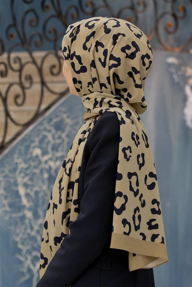 LÜKS MEDİNE İPEĞİ LEOPAR DESENLİ HARDAL RENKLİ 75X195 KIRIŞMAZ ŞAL MOSS KREP DİKİŞ TİPİ İTALYAN DİKİŞLİ ürün görseli