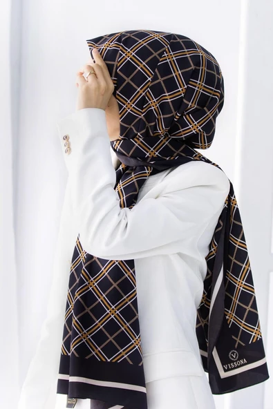 LÜKS MEDİNE İPEĞİ EKOSE DESENLİ SİYAH - SİYAH RENKLİ 75X195 KIRIŞMAZ ŞAL MOSS KREP DİKİŞ TİPİ İTALYAN DİKİŞLİ ürün görseli