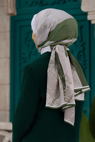 LÜKS MEDİNE GEOMETRİK DESENLİ BEJ - HAKİ RENKLİ 75X195 KIRIŞMAZ ŞAL MOSS KREP DİKİŞ TİPİ İTALYAN DİKİŞLİ ürün görseli