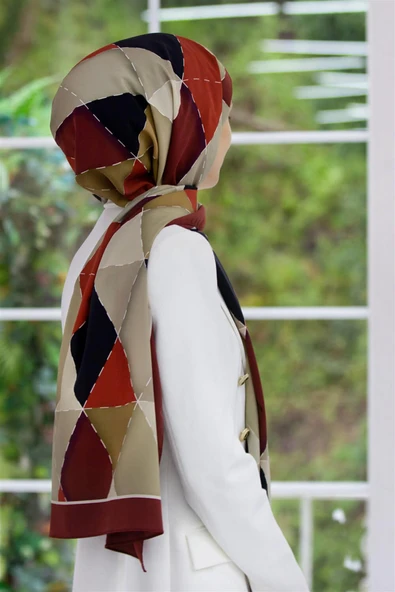 LÜKS MEDİNE ÜÇGEN YAMA DESENLİ BORDO RENKLİ 75X195 KIRIŞMAZ ŞAL MOSS KREP DİKİŞ TİPİ İTALYAN DİKİŞLİ ürün görseli