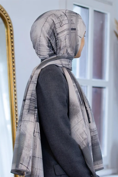 LÜKS MEDİNE İPEĞİ GEOMETRİK DESENLİ GRİ RENKLİ 75X195 KIRIŞMAZ ŞAL MOSS KREP DİKİŞ TİPİ İTALYAN DİKİŞLİ ürün görseli