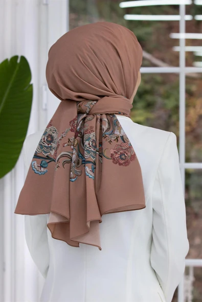 LÜKS MEDİNE İPEĞİ NAKIŞ ÇİÇEK DESENLİ BAKIR RENKLİ 75X195 KIRIŞMAZ ŞAL MOSS KREP DİKİŞ TİPİ İTALYAN DİKİŞLİ ürün görseli 1