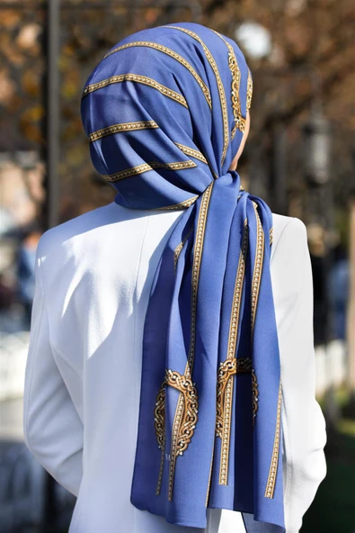 LÜKS MEDİNE İPEĞİ ZİNCİR DESENLİ İNDİGO RENKLİ 75X195 KIRIŞMAZ ŞAL MOSS KREP DİKİŞ TİPİ İTALYAN DİKİŞLİ ürün görseli