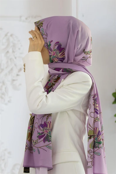 LÜKS MEDİNE İPEĞİ ÇİÇEK DESENLİ LİLA RENKLİ 75X195 KIRIŞMAZ ŞAL MOSS KREP DİKİŞ TİPİ İTALYAN DİKİŞLİ ürün görseli 1