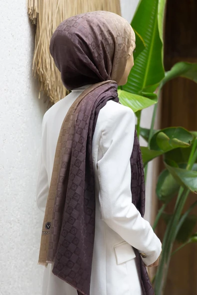Vissona %57 İPEK %43 PAMUK Degrade Desenli Sütlü Kahverengi Renkli Şal -  70x190 Dikiş Tipi İtalyan Dikişli ürün görseli