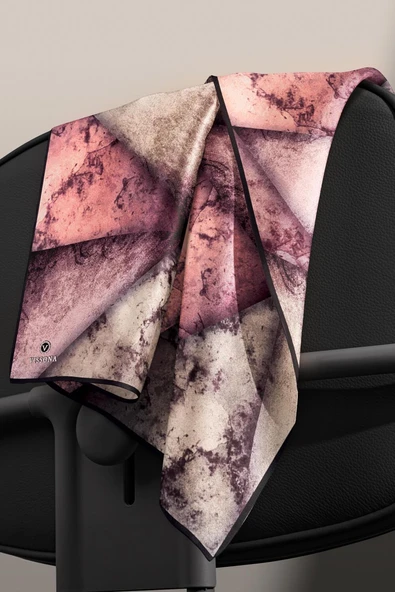 % 57 İPEK % 43 VİSKON Twill İpek Dokulu Ve Geometrik Desenli Pudra - Somon Renkli 90x90 Eşarp Dikim Şekli : El Dikişi - Resim 6