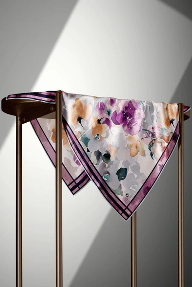 %100 Twill İpek Sulu Boyalı Çiçek Desenli Mor - Vizon Renkli 90x90 Eşarp Dikim Şekli : El Dikişi - Resim 4