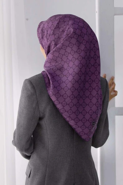 %100 Twill İpek Monogram Desenli Sirke Renkli 90x90 Eşarp Dikim Şekli : El Dikişi ürün görseli 1