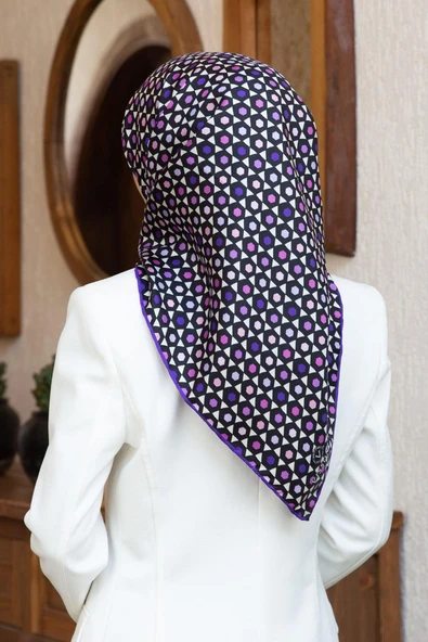 %100 Twill İpek Nokta Desenli Siyah - Mor Renkli 90x90 Eşarp Dikim Şekli : El Dikişi ürün görseli