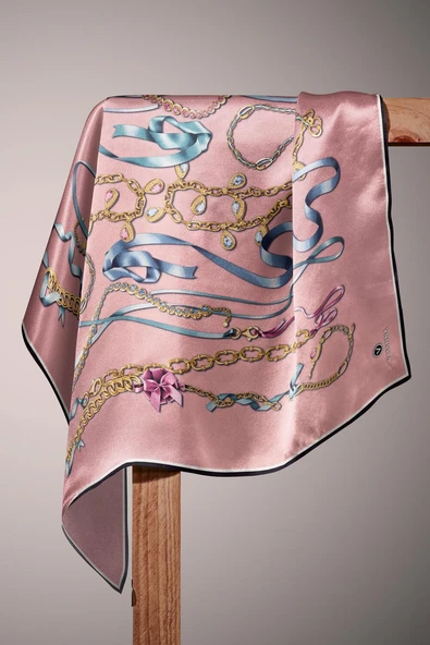 %100 Twill İpek Kurdele Ve Zincir Desenli Pudra Renkli 90x90 Eşarp Dikim Şekli : El Dikişi - Resim 5