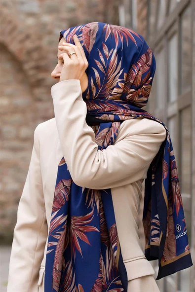 LÜKS MEDİNE İPEĞİ YAPRAK DESENLİ LACİVERT - BORDO RENKLİ 75X195 KIRIŞMAZ ŞAL MOSS KREP DİKİŞ TİPİ İTALYAN DİKİŞLİ ürün görseli 1