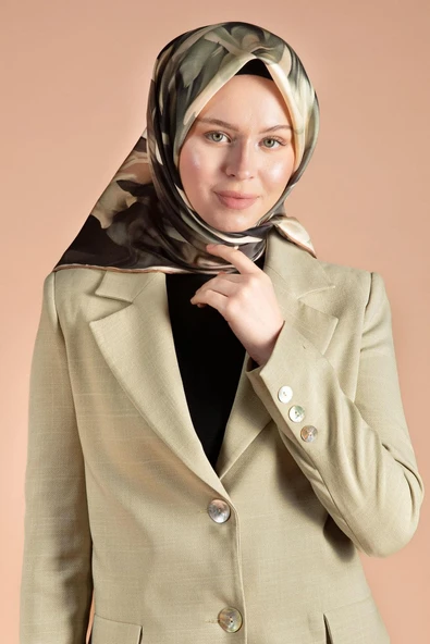 %100 Twill İpek Yaprak Desenl Haki - Bej Renkli 90x90 Eşarp Dikim Şekli : El Dikişi - Resim 2