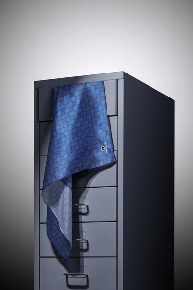 % 57 İPEK % 43 VİSKON Twill İpek Monogram Desenli İndigo Renkli 90x90 Eşarp Dikim Şekli : El Dikişi - Resim 3