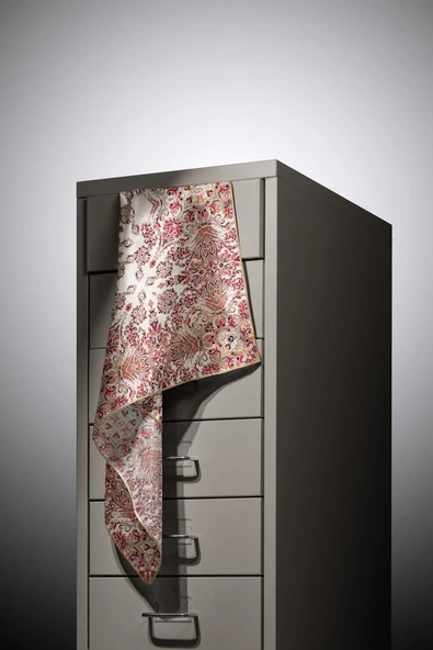 %100 Twill İpek Şal Desenli Krem Renkli 90x90 Eşarp Dikim Şekli : El Dikişi - Resim 4