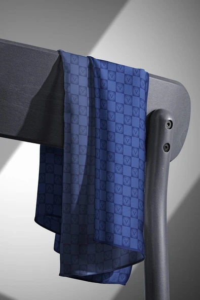 %100 Twill İpek Monogram Desenli İndigo Renkli 90x90 Eşarp Dikim Şekli : El Dikişi - Resim 4