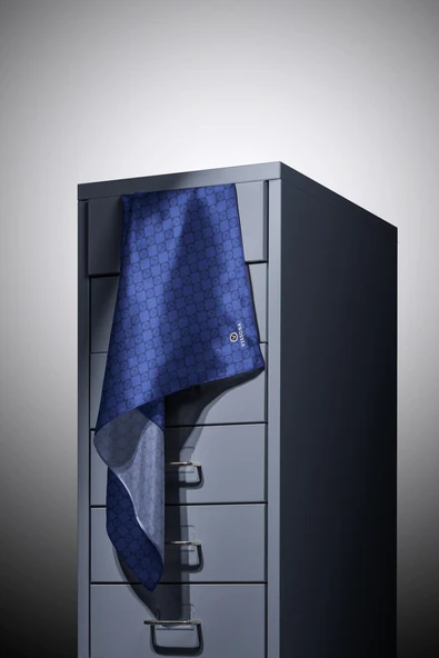 % 57 İPEK % 43 VİSKON Twill İpek Monogram Desenli Saks Renkli 90x90 Eşarp Dikim Şekli : El Dikişi - Resim 2