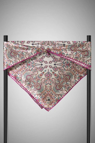 %100 Twill İpek Şal Desenli Krem - Mürdüm Renkli 90x90 Eşarp Dikim Şekli : El Dikişi - Resim 3