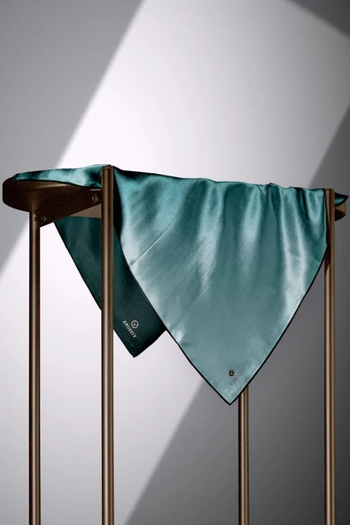 % 57 İPEK % 43 VİSKON Twill İpek Degrade Desenli Mint Yeşili Renkli 90x90 Eşarp Dikim Şekli : El Dikişi - Resim 3