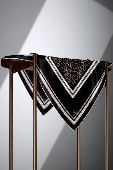 % 57 İPEK %43 VİSKON  Twill İpek Gold Halka Desenli Siyah - Krem Renkli 90x90 Eşarp Dikim Şekli : El Dikişi - Resim 3