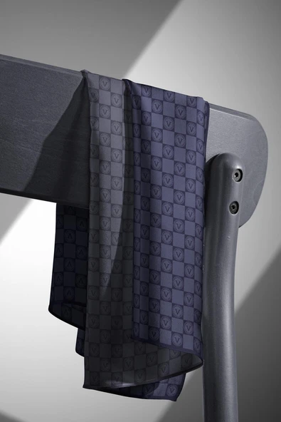 %100 Twill İpek Monogram Desenli Füme Renkli 90x90 Eşarp Dikim Şekli : El Dikişi - Resim 6