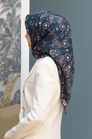 %100 Twill İpek Şal Desenli Lacivert - İndigo Renkli 90x90 Eşarp Dikim Şekli : El Dikişi ürün görseli
