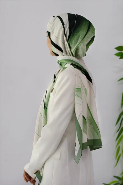 LÜKS MEDİNE İPEĞİ ÇİZGİ DESENLİ MİNT YEŞİLİ RENKLİ 75X195 KIRIŞMAZ ŞAL MOSS KREP DİKİŞ TİPİ İTALYAN DİKİŞLİ ürün görseli 1