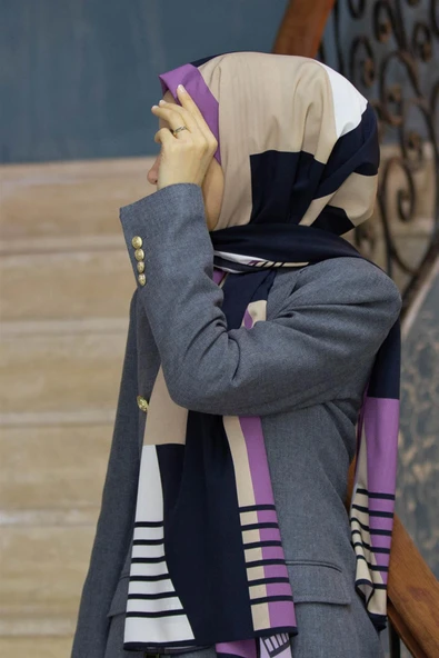 LÜKS MEDİNE İPEĞİ GEOMETRİK DESENLİ LİLA RENKLİ 75X195 KIRIŞMAZ ŞAL MOSS KREP DİKİŞ TİPİ İTALYAN DİKİŞLİ ürün görseli 1