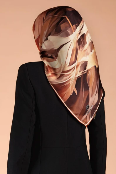 %100 Twill İpek Yaprak Desenli Taba - Hardal Renkli 90x90 Eşarp Dikim Şekli : El Dikişi - Resim 5