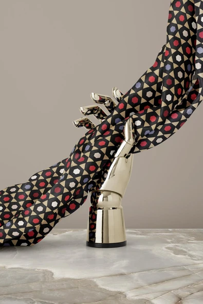 %100 Twill İpek Nokta Desenli Siyah - Bej Renkli 90x90 Eşarp Dikim Şekli : El Dikişi - Resim 4